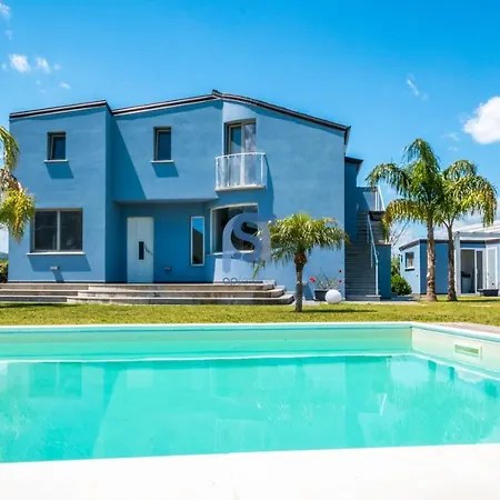 Azzurra Con Piscina Privata Lascari
