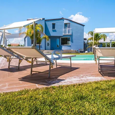 Azzurra Con Piscina Privata Lascari