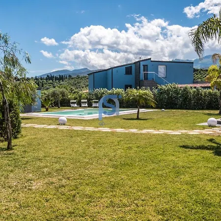 Azzurra Con Piscina Privata Villa